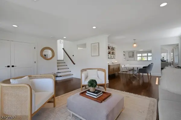 98 N Summit Ave, Chatham Boro, NJ 07928