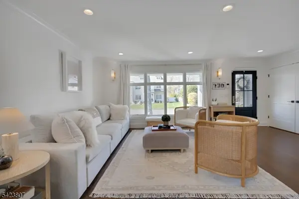 98 N Summit Ave, Chatham Boro, NJ 07928