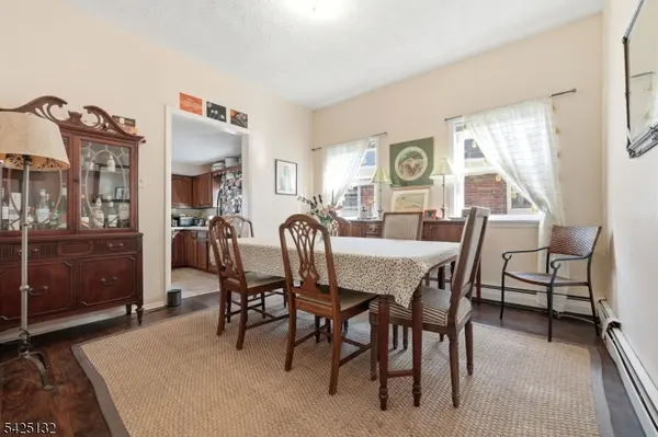 44 Oberlin St, Maplewood Twp., NJ 07040