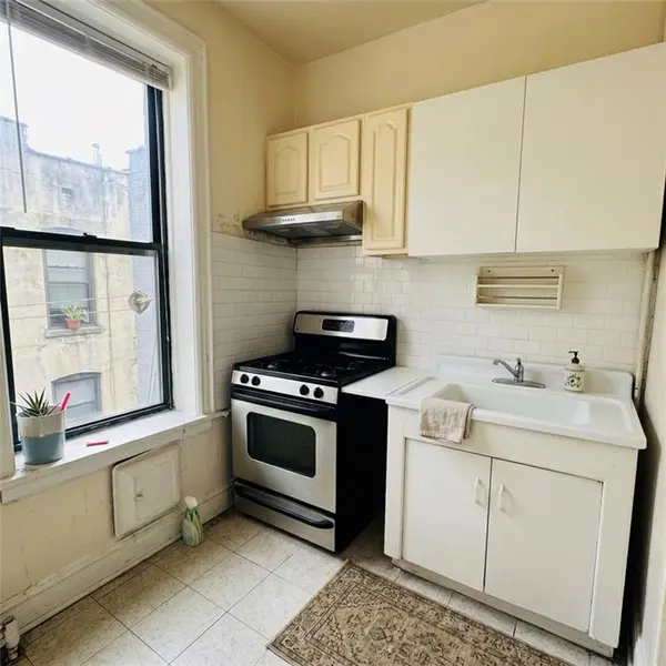 1912 Bay Ridge Pkwy, Brooklyn, NY 11204