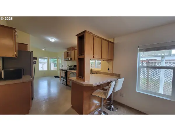 540 SHOREPINES CT, Coos Bay, OR 97420