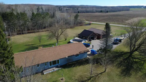 3100 Pointer RD, Edwards Twp, MI 48661