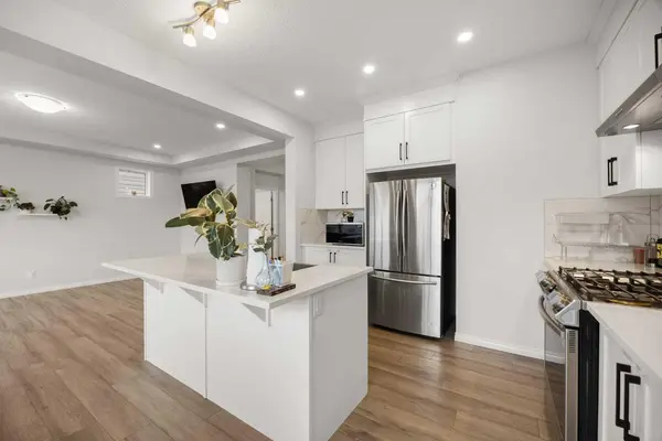 213 Carrington CRES NW, Calgary, AB T3P 1R1