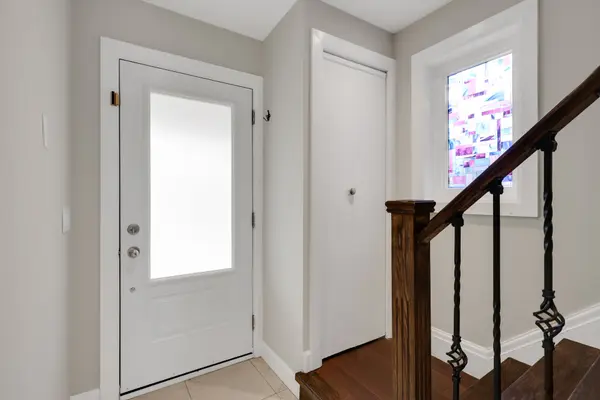 320 Melrose AVE, Toronto C04, ON M5M 1Z4