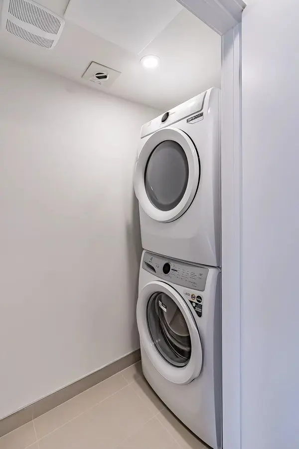 432 Lawrence HTS, Toronto C04, ON M6A 2M5