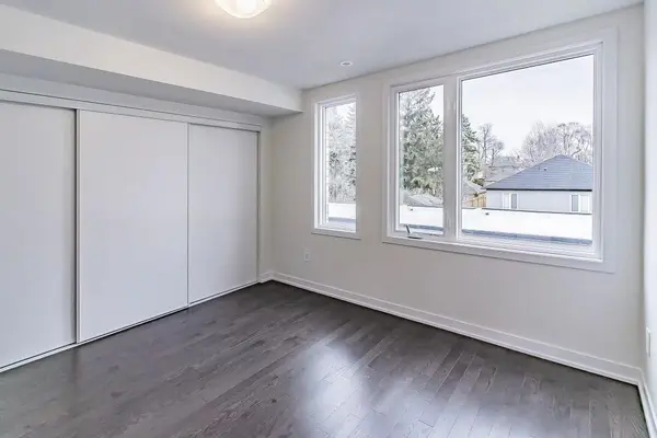 432 Lawrence HTS, Toronto C04, ON M6A 2M5