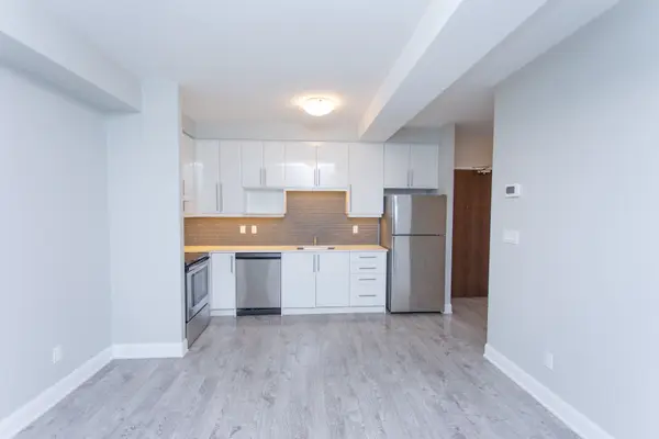 686 Bathurst ST #202, Toronto C01, ON M5S 2R3