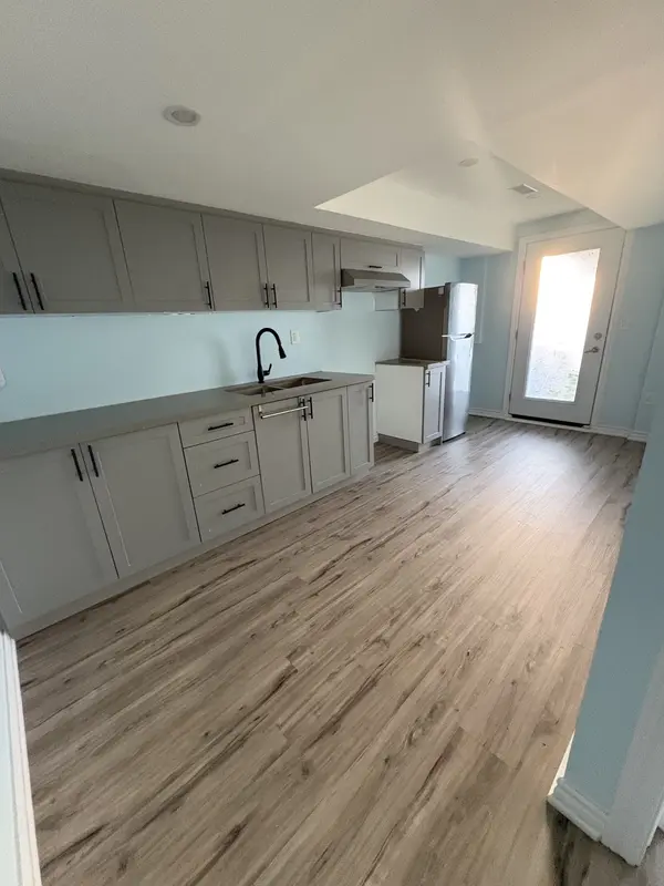 1816 Silverstone CRES, Oshawa, ON L1K 3C2