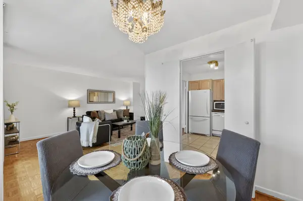 80 Inverlochy BLVD #901, Markham, ON L3T 4P3