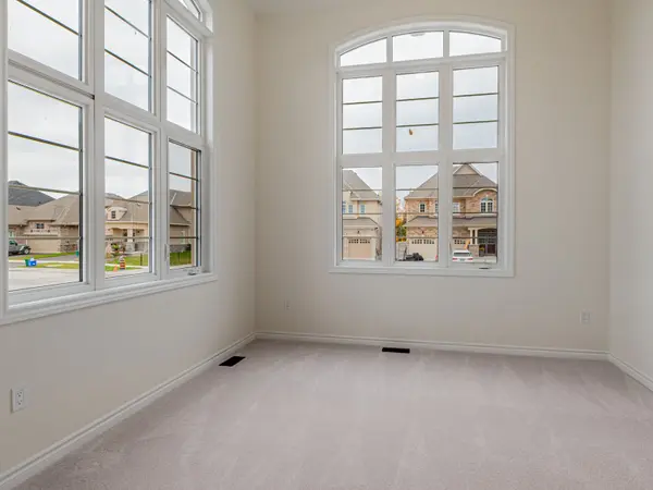 165 Hawkins ST, Georgina, ON L0E 1R0