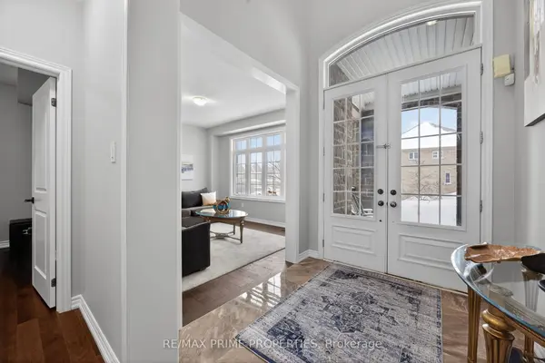 72 Ridge Gate CRES, East Gwillimbury, ON L0G 1M0