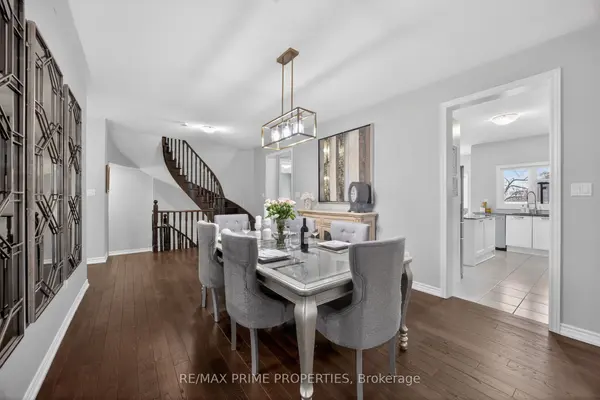 72 Ridge Gate CRES, East Gwillimbury, ON L0G 1M0