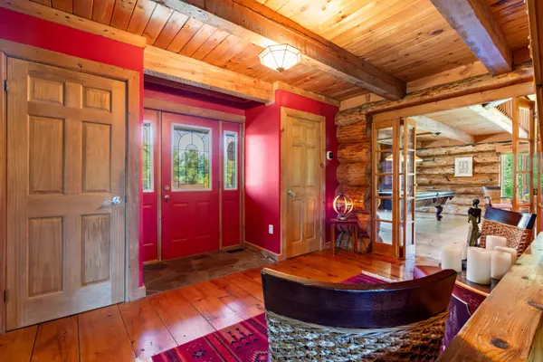 24 Oliver CRES, Collingwood, ON L9Y 3Z1