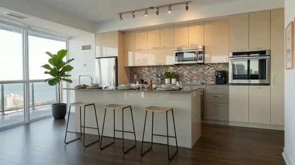 80 Marine Parade DR #2302, Toronto W06, ON M8V 4B4