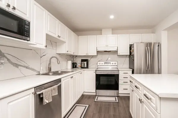 11 Winterton CT, Orangeville, ON L9W 7N5