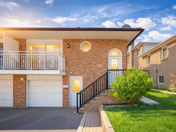 44 Fallway RD, Brampton, ON L6V 3H2