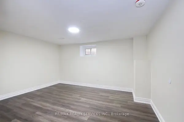 32 Sanford CRES, Brampton, ON L6X 2C3