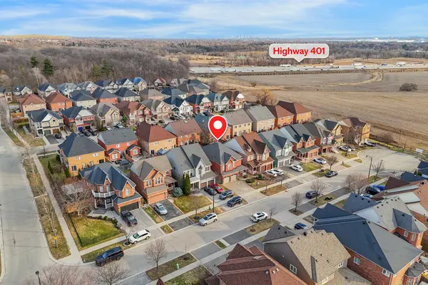 1122 Lamplight WAY, Mississauga, ON L5W 1J4