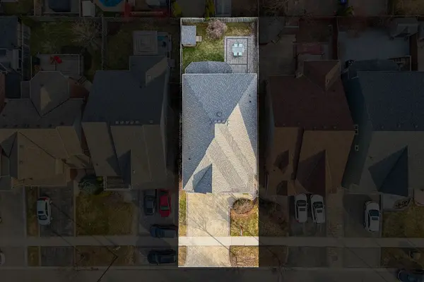 1122 Lamplight WAY, Mississauga, ON L5W 1J4