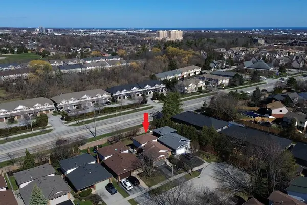 2206 Donald RD, Burlington, ON L7M 3R9