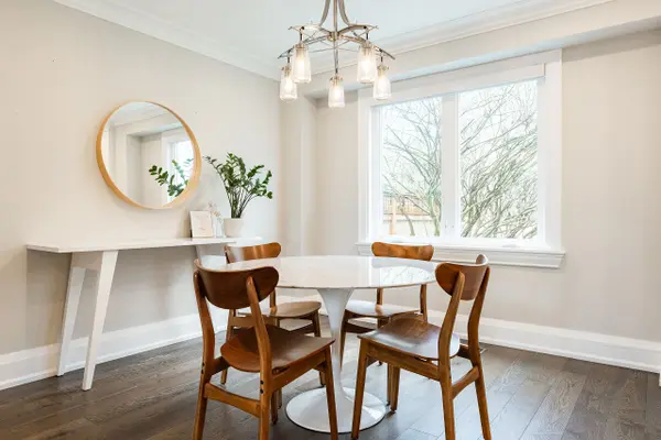 327 Macdonald RD, Oakville, ON L6J 2A8