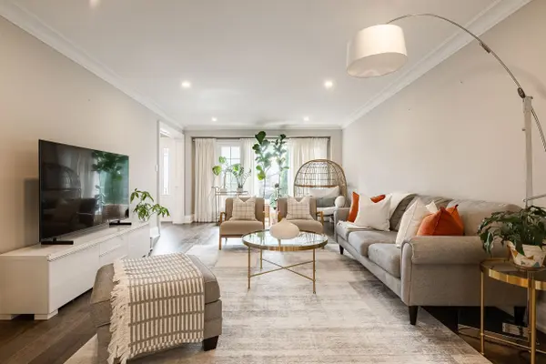 327 Macdonald RD, Oakville, ON L6J 2A8