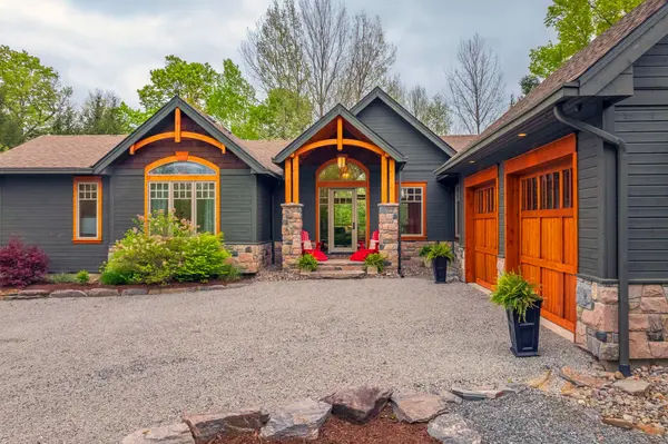 63 Clubhouse DR, Huntsville, ON P1H 1B1