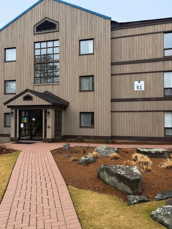 1235 Deerhurst DR #51-304, Huntsville, ON P1H 2E8