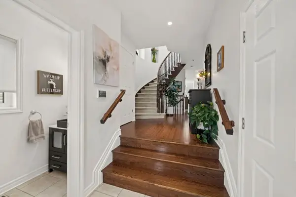 766 Paul Metivier DR, Barrhaven, ON K2J 3G4