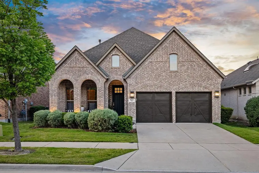 821 Sandbox Drive, Little Elm, TX 76227