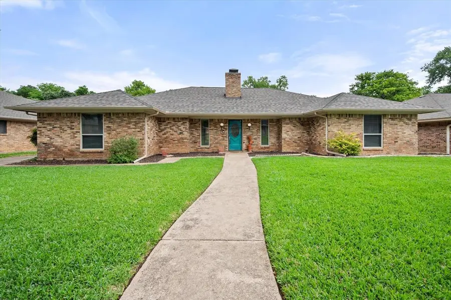 4103 Three Oaks Drive, Arlington, TX 76016