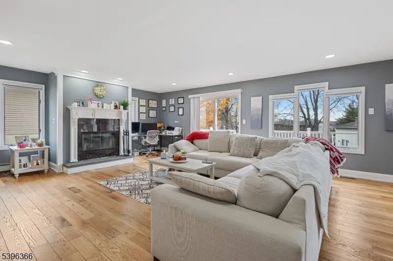 69 Colonial Rd, Wayne Twp., NJ 07470