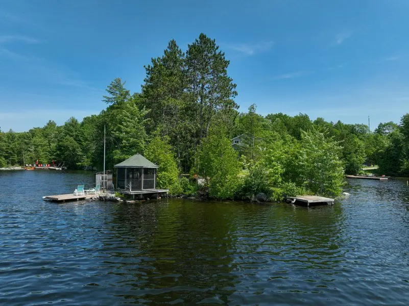 2475 Alfs Bay LN, Frontenac, ON K0H 1B0