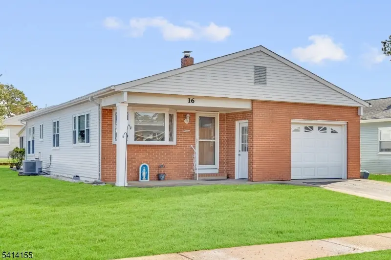 16 Calalou Ct, Berkeley Twp., NJ 08757