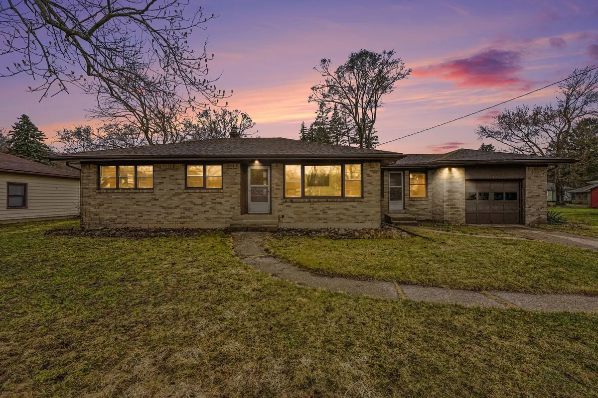 896 Bailey Park DR NE, Plainfield Twp, MI 49525