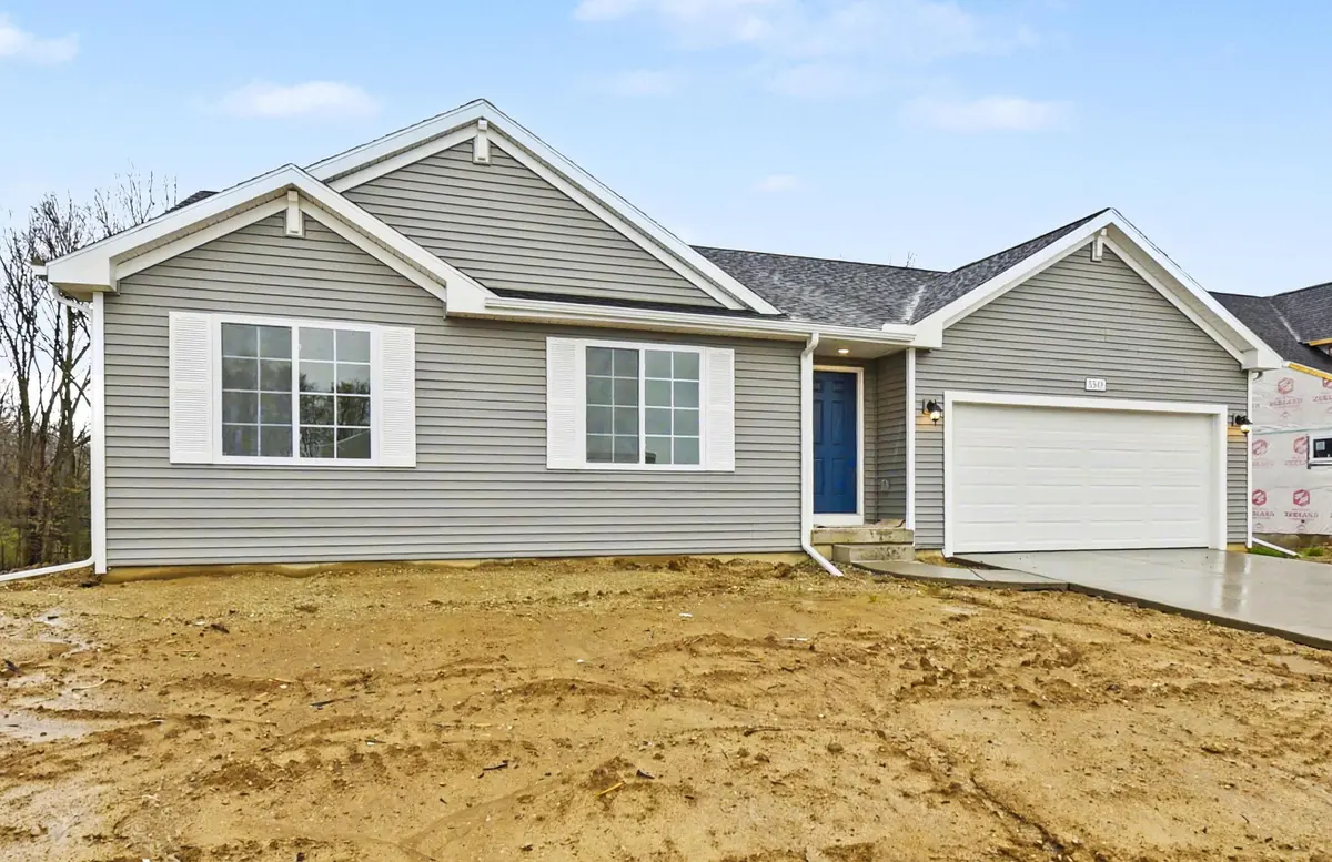 5549 Mammoth DR SE, Caledonia Twp, MI 49316