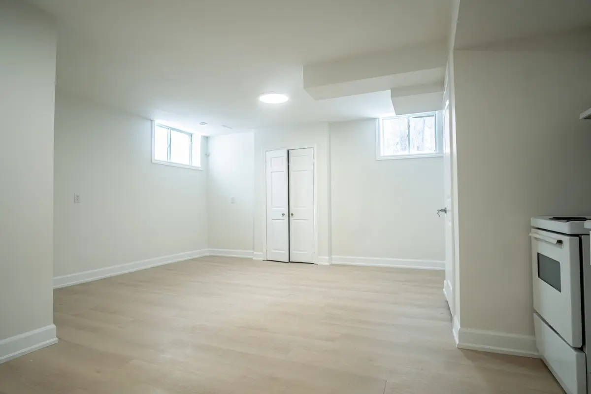 118 Fairholme AVE #Basement 2, Toronto C04, ON M6B 2W9