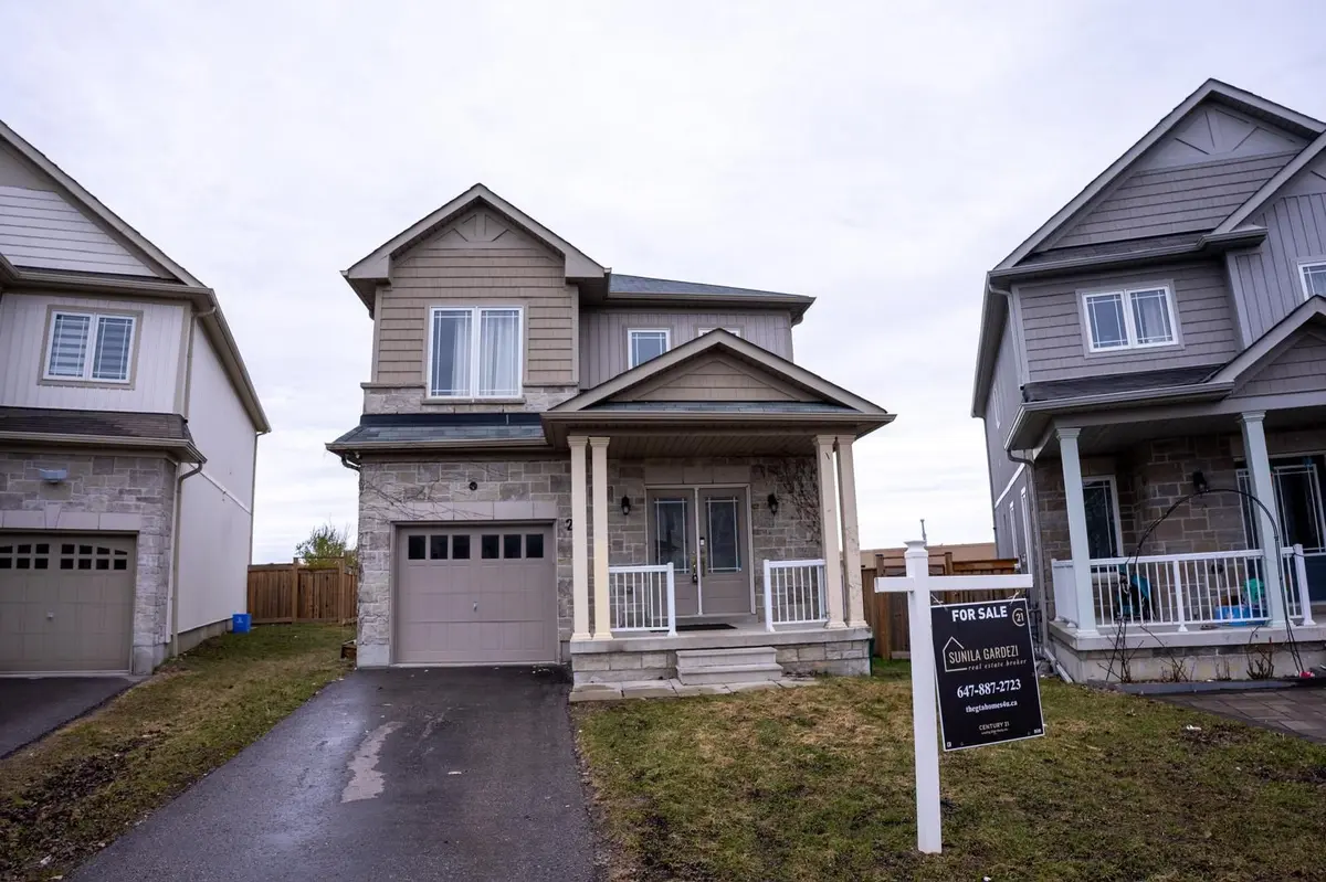 27 Mantz CRES, Whitby, ON L1R 0L3