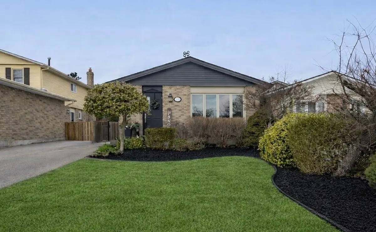 72 ATHENIA DR, Hamilton, ON L8J 1S8