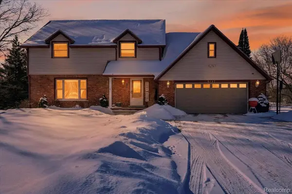 5177 Elizabeth LN, Almont Township, MI 48003