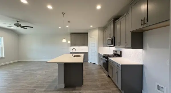 4225 CORNERSTONE Circle, Granbury, TX 76048