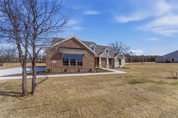 148 Oak Grove Way, Springtown, TX 76082