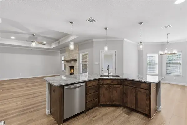 906 Chestnut Grove Drive, Cleburne, TX 76033