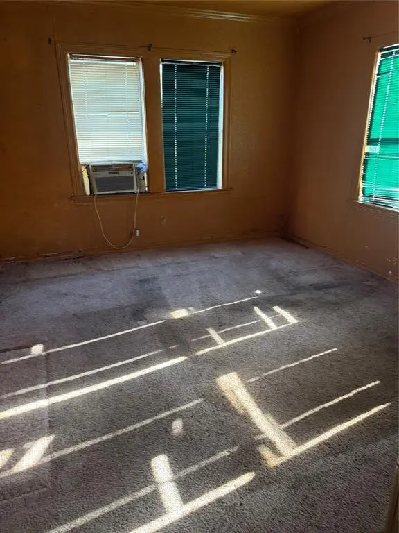 1421 E Ann Arbor Avenue, Dallas, TX 75216