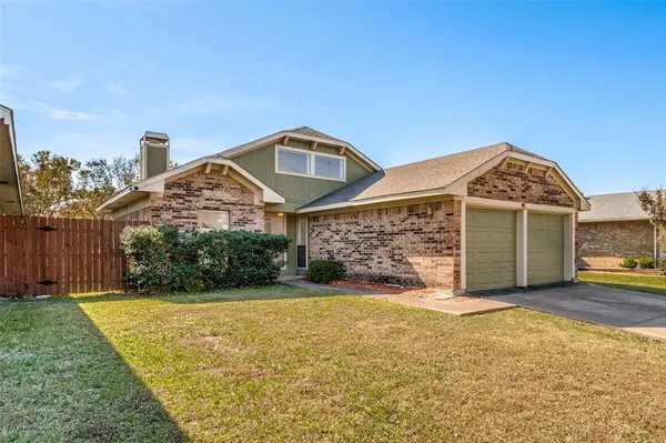 2002 Verlaine Drive, Carrollton, TX 75007