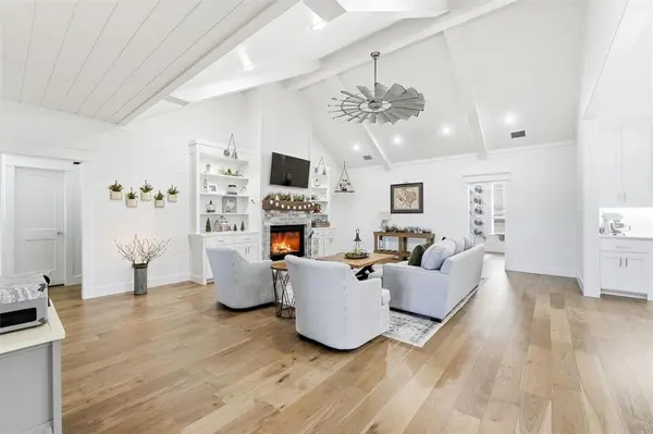 245 La Cresta Lane, Mineral Wells, TX 76067