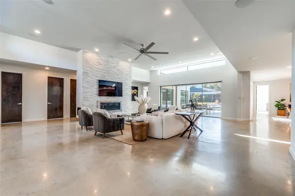 9317 Midway Road, Dallas, TX 75220