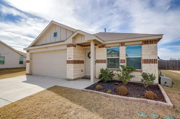 8300 Hollow Bend Street, Fort Worth, TX 76123