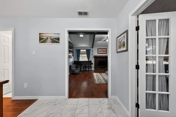 212 Edgewood Drive, Highland Village, TX 75077