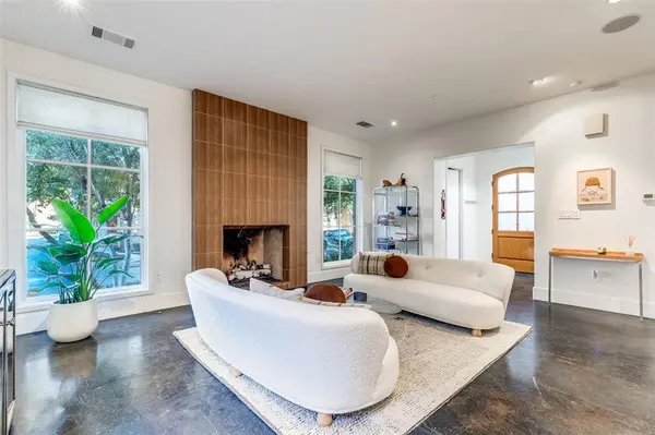 3816 Hawthorne Avenue #B, Dallas, TX 75219